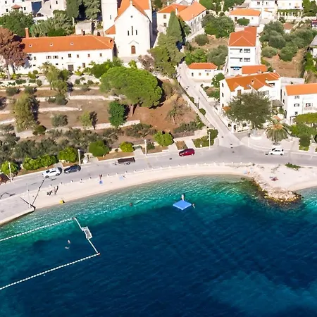 Seafront Vacation 5 Meters From Beach & Sea With Jacuzzi