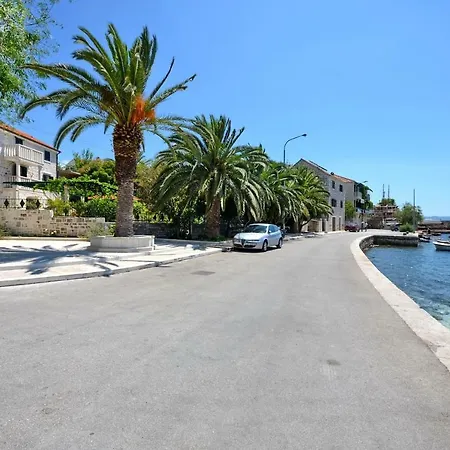 Apartament Seafront Vacation 5 Meters From Beach & Sea With Jacuzzi *