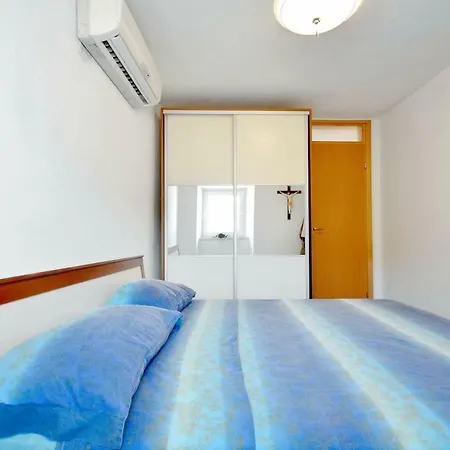 Seafront Vacation 5 Meters From Beach & Sea With Jacuzzi * Sumartin
